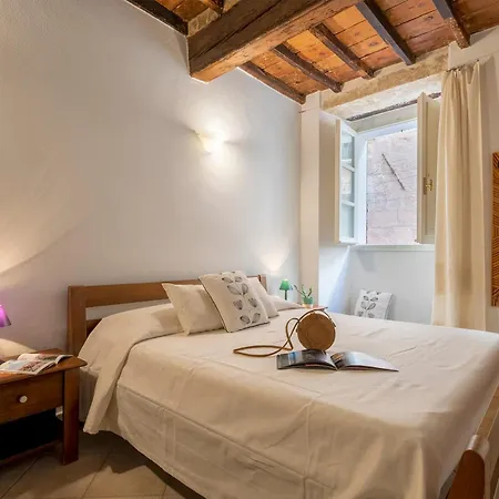 Little Apartment *